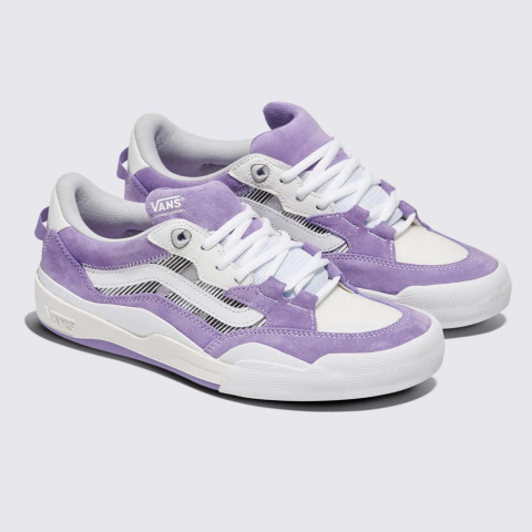 Tênis Vans Skate Wayvee 2.0 roxo e branco com detalhes em camurça, ideal para skate e estilo urbano.
