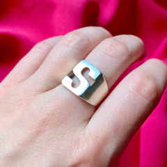 Anillo Inicial Grande solo Plata 925 en internet