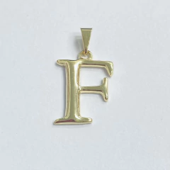Dije Laminado en Oro Inicial - Adára Fábrica de Joyas