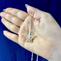 Dije Inicial con Piedras