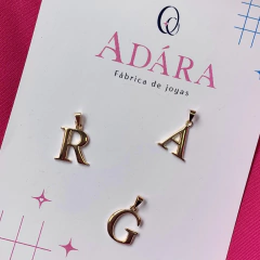 Combo: 3 Dijes Iniciales Laminados en Oro - comprar online