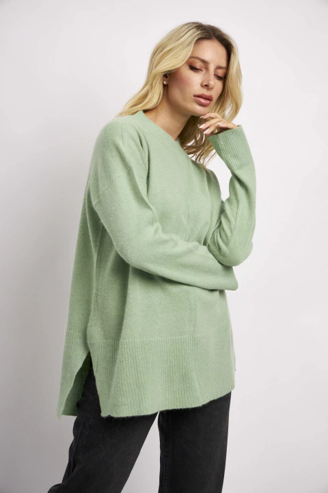 4340 / Sweater de Bremer con tajo atrás - comprar online