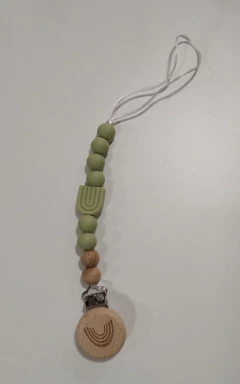 PORTA CHUPETE ARCOIRIS/CORAZON