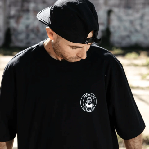 CAMISETA LOGO MACBA OG PRETA - comprar online