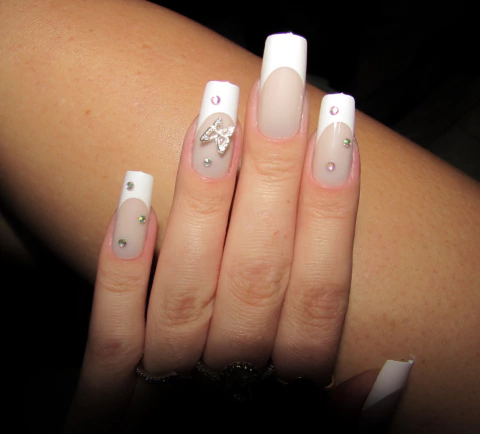 Unha Postiça 24 Unidades Francesinha Branca com Borboleta 3D - comprar online