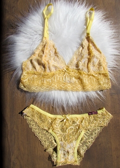 Conjunto de Renda Sem Bojo Amarelo