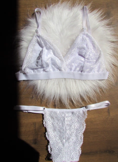 Conjunto Rendado Luxo Branco - Calcinha e Sutiã Regulável Sem Bojo