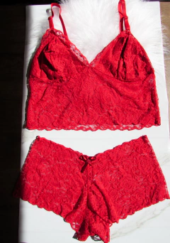 Conjunto de Renda Plus Vermelho - Cropped Sem Bojo e Calcinha Short