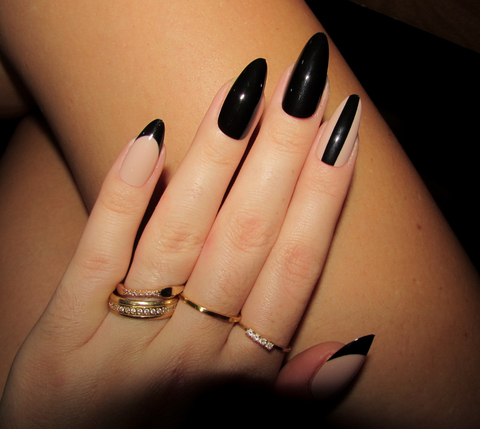 Unhas Postiças Preto com Listras e Francesinha 24 Unidades Formato Amêndoa Tamanho Médio