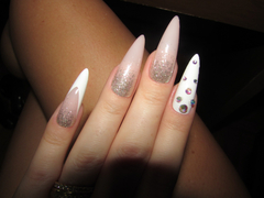 Unha Postiça 24 Unidades Formato Stiletto Comprida Glitter e Aplicações