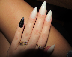 Unha Postiça 24 Unidades Branco e Preto com Glitter - comprar online