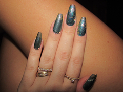 Unha Postiça 24 Unidades Verde Glitter com Strass e Lantejoula - comprar online