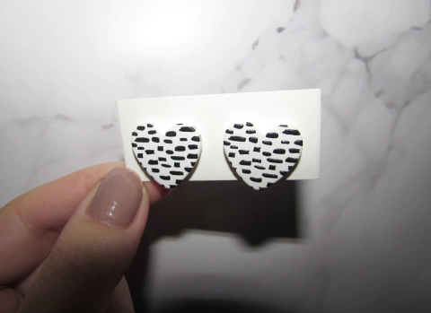 Brinco Coração Pontinhos