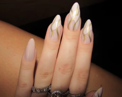 Unha Postiça Realista Dois Tons com Detalhe em Glitter Dourado 24 Unidades - comprar online