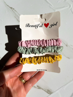 Kit com 3 Scrunchies Fina Anti Frizz Estampada 2