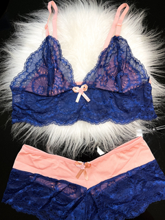 Conjunto de Renda Sem Bojo Sutiã e Calcinha Calesson Azul com Rosé M