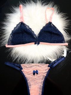 Conjunto de Renda Sem Bojo Sutiã e Calcinha Azul Marinho com Rosé G