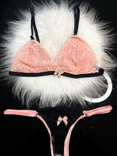 Conjunto de Renda Sem Bojo Sutiã e Calcinha Rosé com Preto GG