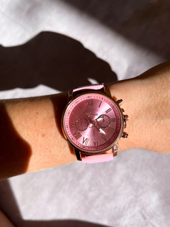 Relógio de Pulso com Pulseira em Couro Sintético Rosa - comprar online