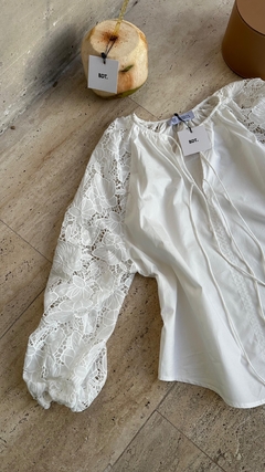 Blusa palms broderie - comprar online