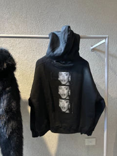 Hoodie tini en internet