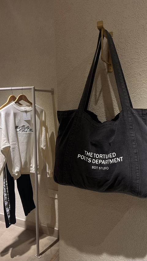 Bolsa poets department