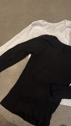 No es la típica remera termica en internet