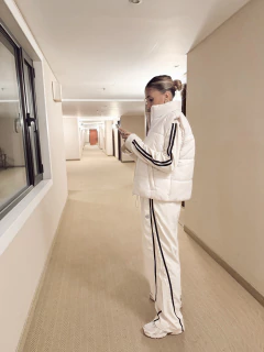 Campera wind sporty BDT CREMA - tienda online