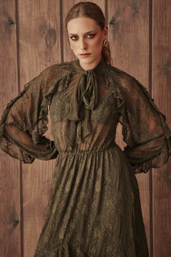 VESTIDO RAVENA RENDA LONGO COM TOP na internet