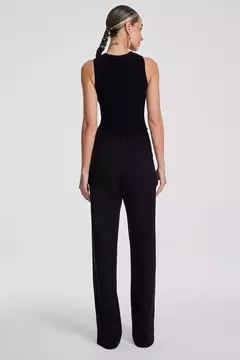 Calça Pantalona com Friso Bolso Reto Zen na internet