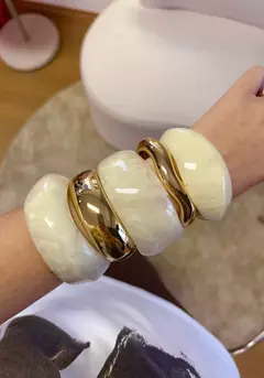 Pulseira Bracelete Resina Perolado - comprar online