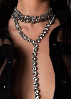 Colar Choker Gargantilha Gravata Strass Antonieta – Brilho e Glamour para o Carnaval