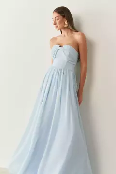 Vestido Longo Tomara que Caia detalhe Laço na internet