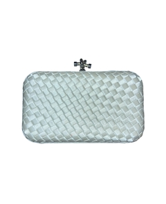 Bolsa clutch festa em cetim trançado, na cor branca, perfeita para casamentos e formaturas.