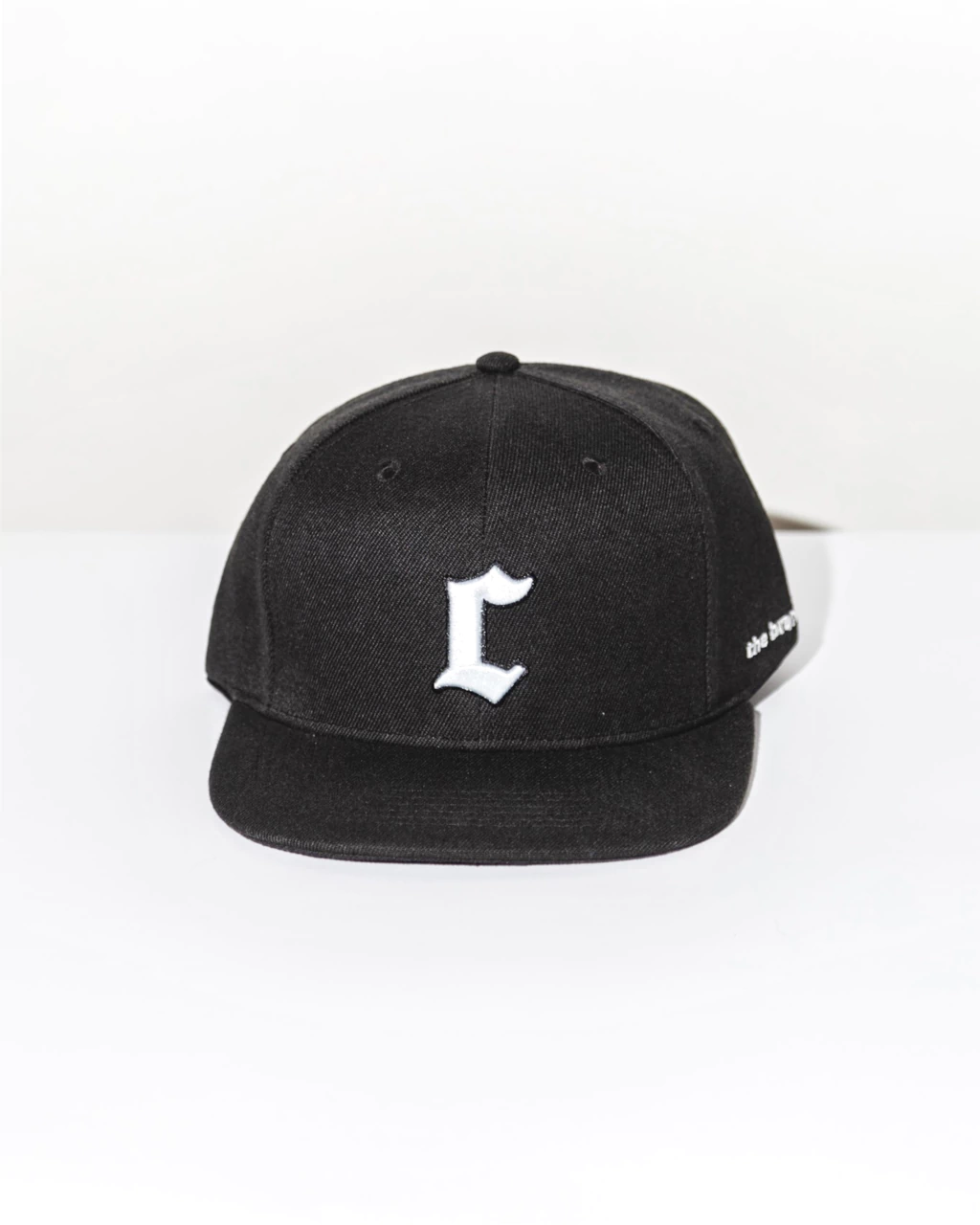 Capz Fitted Black - Gorra Cerrada