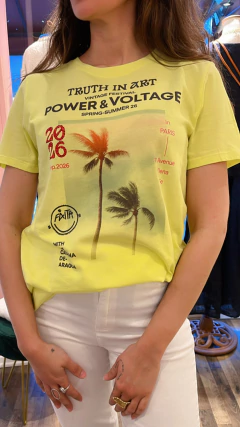 Remera Chandelier - comprar online