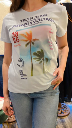 Remera Chandelier en internet