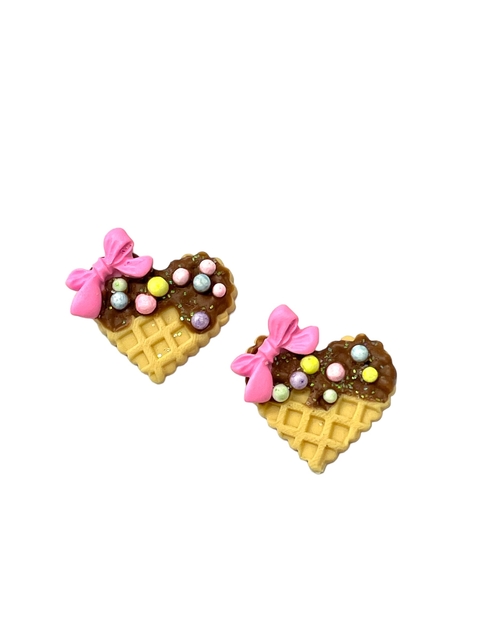 Aplique coração waffer biscuit cobertura chocolate com flocos - 2 unidades