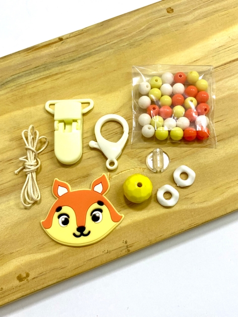Kit prendedor de chupeta (Safari Raposa ) - 1 unidade