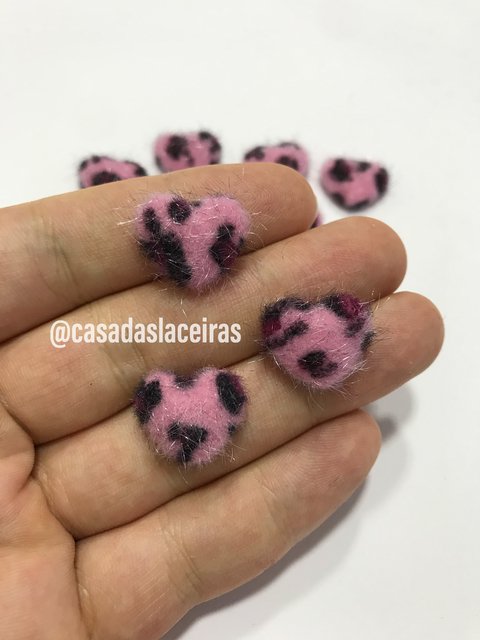 Corações onça com pelinhos 3 unidades