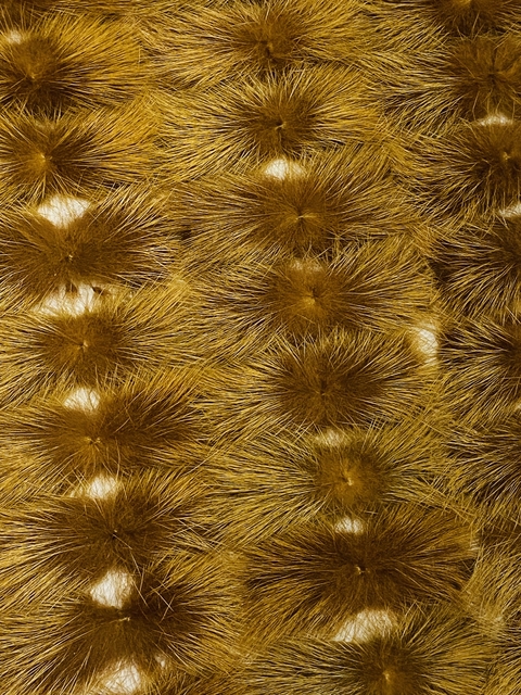 Pompom pelinho base reta bigode largo Marrom - unidades