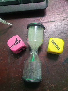 dados con reloj de arena en internet