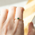 Anillo Solana oro amarillo 18k y Esmeralda en internet