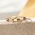 Anillo Solana oro amarillo 18k y Esmeralda