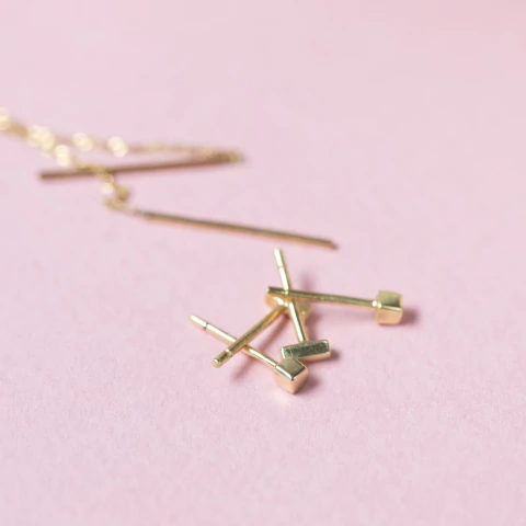 Aros Cubito oro amarillo 18k