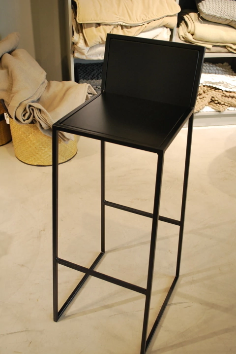 Banqueta de hierro negra