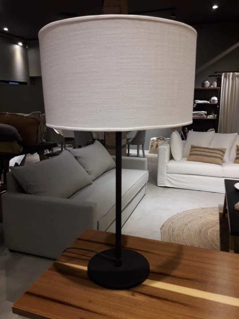 Lampara de Mesa pantalla Cañamo Claro