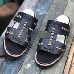 Chinelas H con tachas. - e03v-110 - comprar online