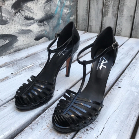 Sandalias stilettos con plataforma negras.N*39- xxv-1466