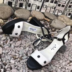 Sandalias con talón, tacón y plataforma, negro y tiza. . e03v-10219 - Altas de Olivos